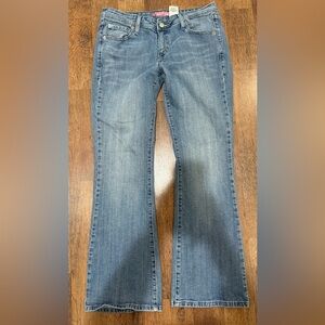 Y2K Levi’s 518 women’s super low bootcut 13m